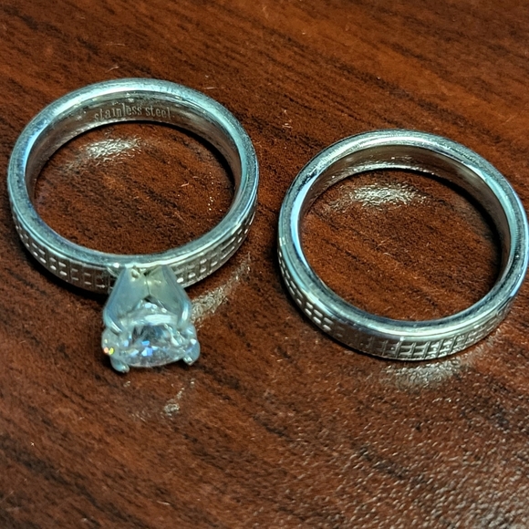 Stainless steel wedding set, 1 carat round CZ brilliant stone size 6 - Picture 6 of 6